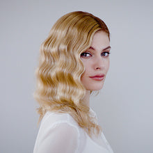 Last bilde inn i galleri  Toni&amp;Guy Salon Professional Glamour Deep Barrel Waver
