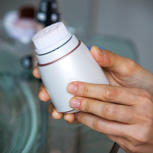 Revlon Ultimate Glow Clean and Make up Sonic Facial Brush