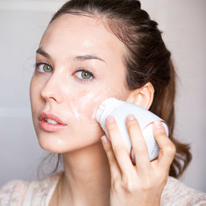 Revlon Ultimate Glow Clean and Make up Sonic Facial Brush