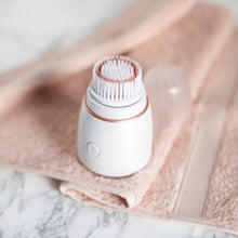 Last bilde inn i galleri  Revlon Ultimate Glow Clean and Make up Sonic Facial Brush